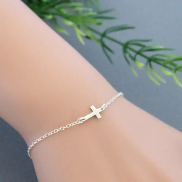 “Empowered” Minimalist Cross Faith Charm Bracelet - Picture 3 of 13